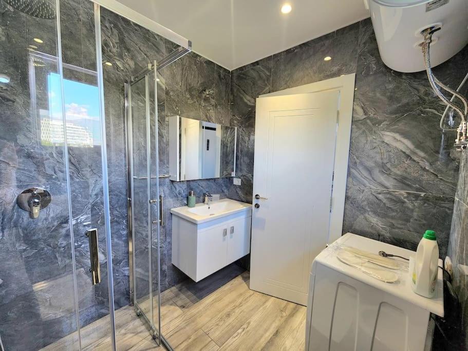 Tirana City Center Penthouse Oasis Ngoại thất bức ảnh