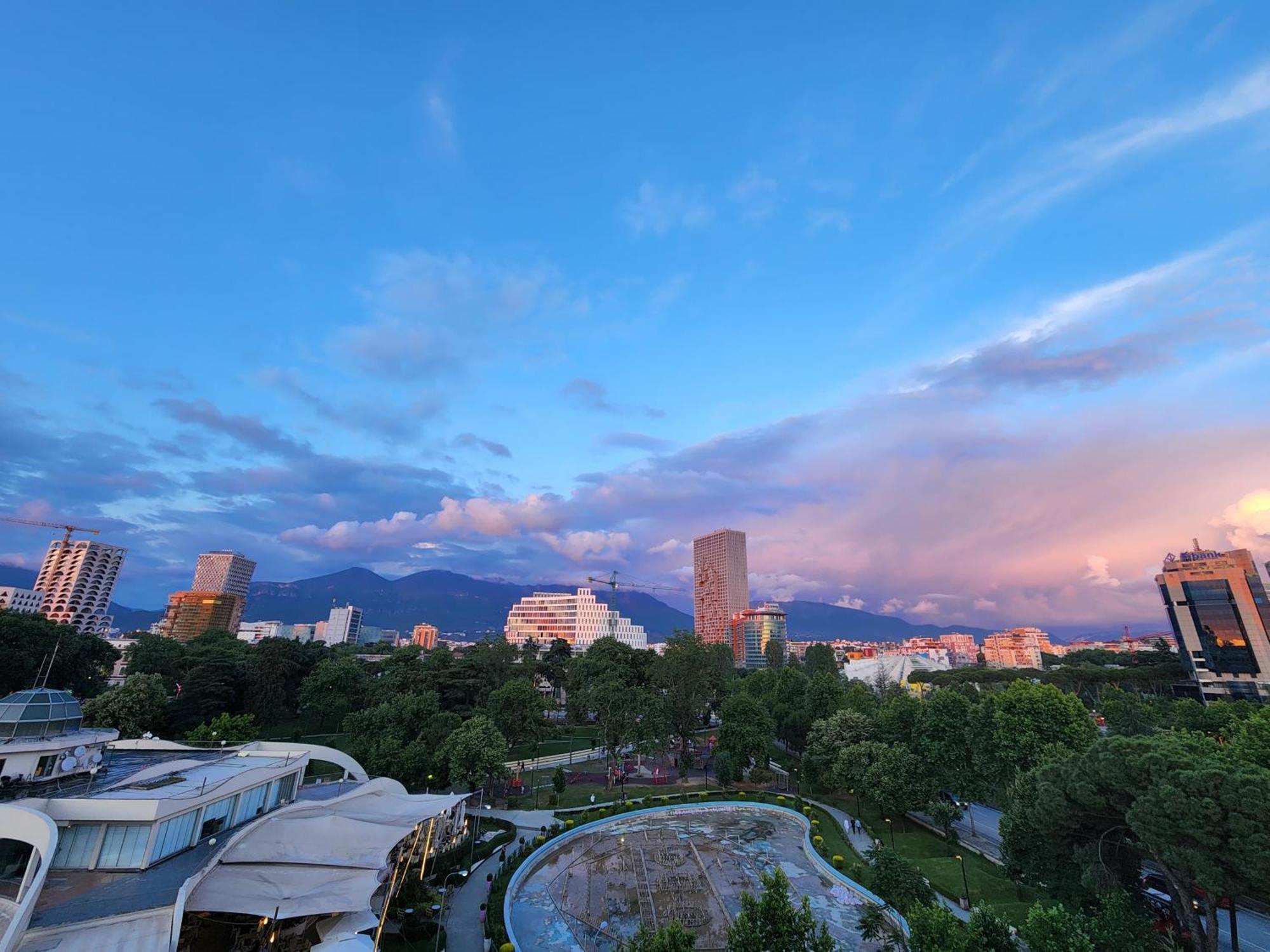 Tirana City Center Penthouse Oasis Ngoại thất bức ảnh